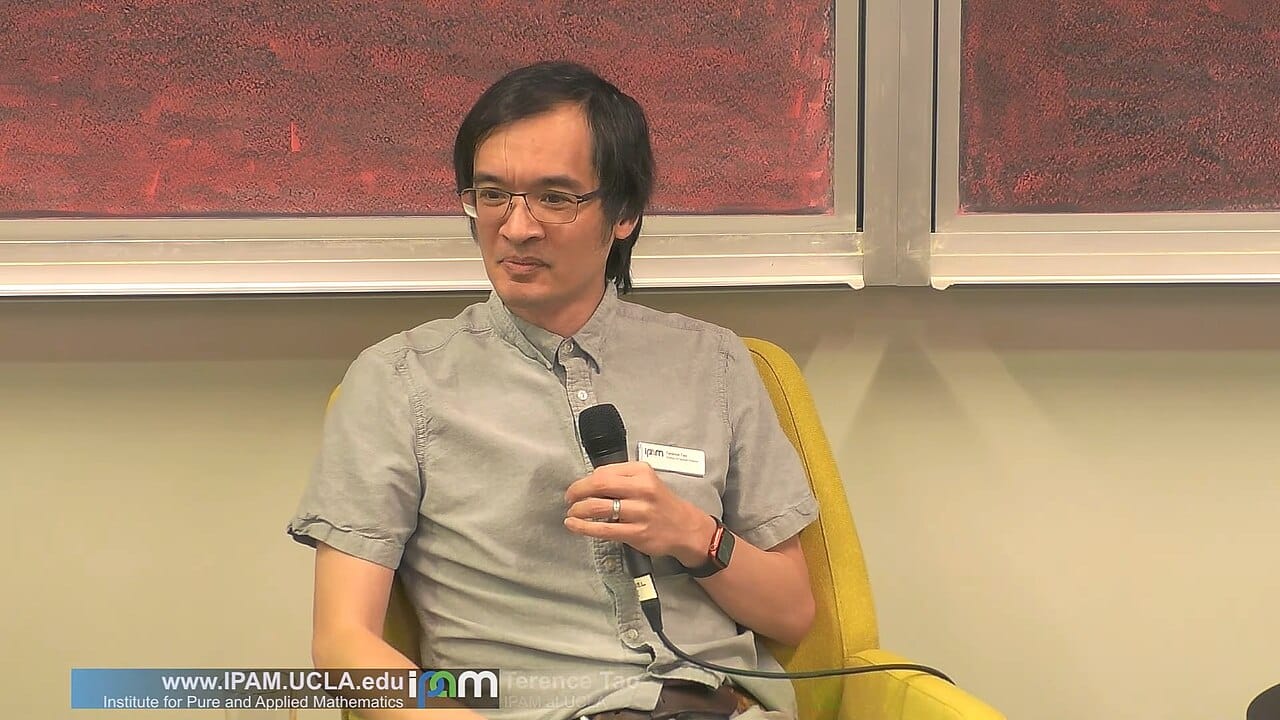 Terence Tao lors d'une discussion publique à l'IPAM en 2026
