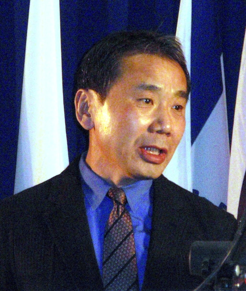 Haruki Murakami de profil lors d'une rencontre publique